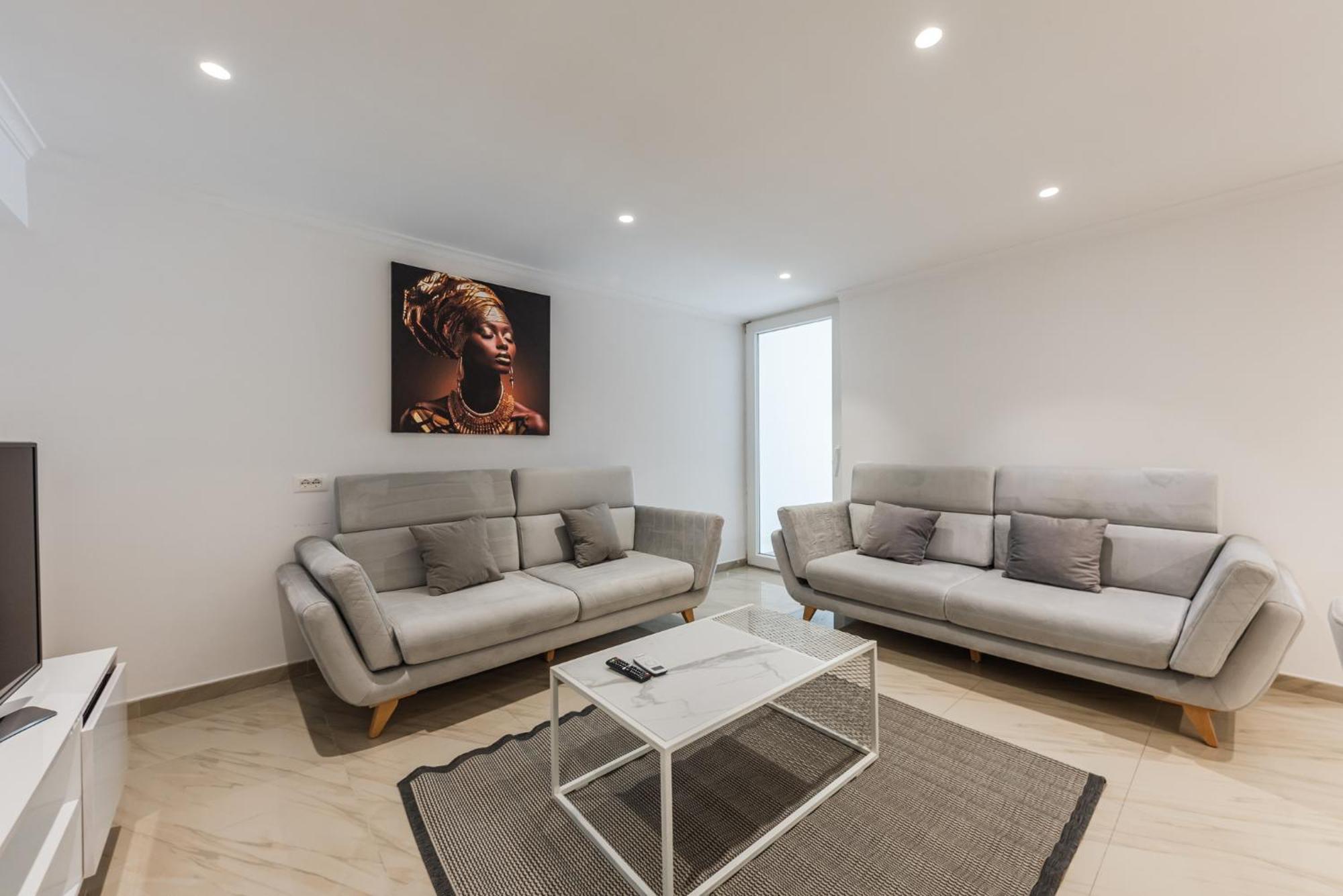 Mumba Apartments By Kondo Stays Tirana Esterno foto
